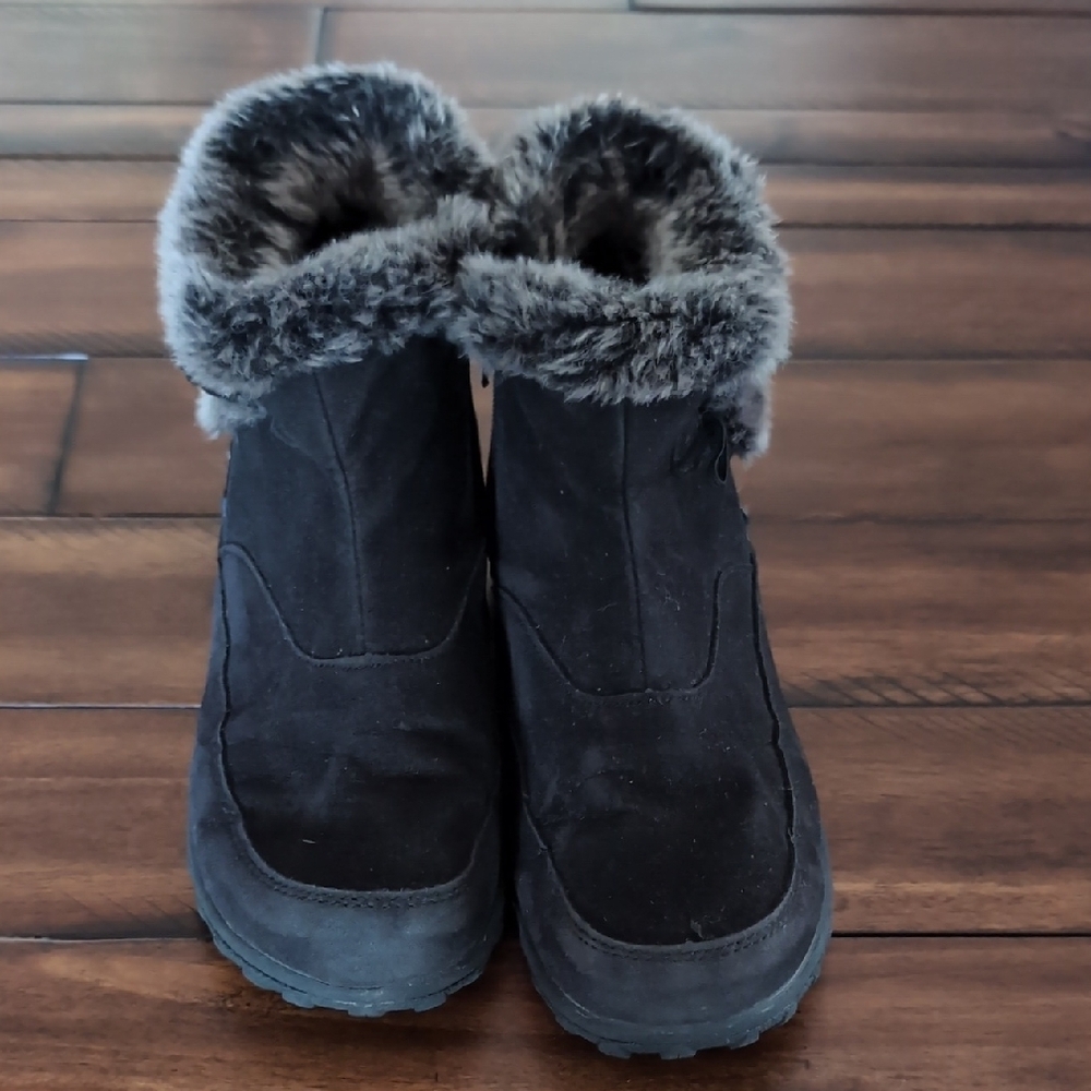Black Fur-Lined Winter Boots